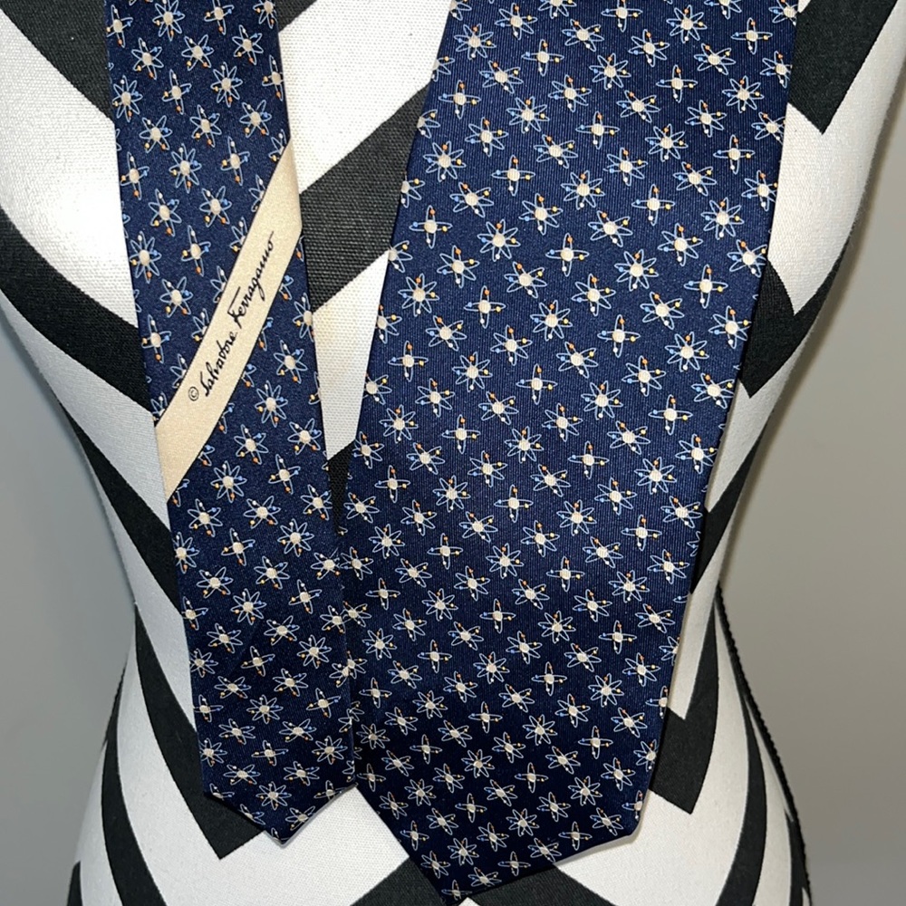 Salvatore Ferragamo 100% silk tie